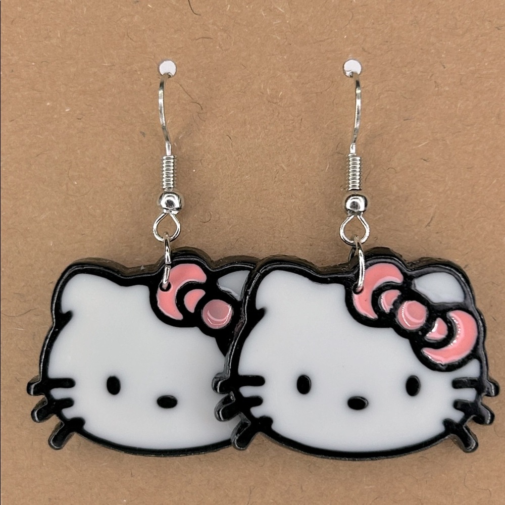 *LAST SET* Hello Kitty Acrylic Dangle Earrings Fashion Jewelry - Picture 5 of 5